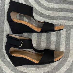 Adrienne Vittadini Black and Brown Wedge Sandals